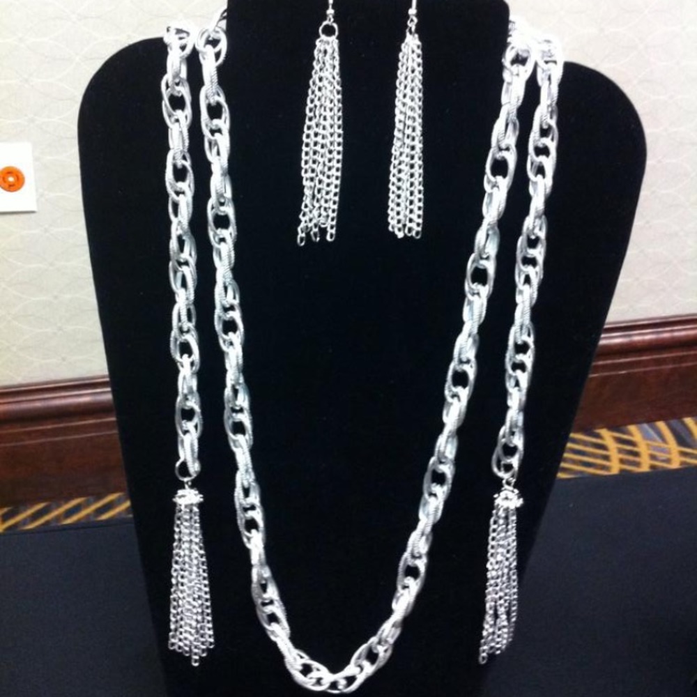 Scarf-ed Silver, Gunmetal or Gold Necklace!!!